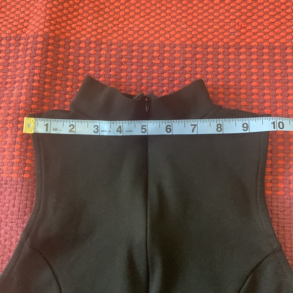 FASHION NOVA SIZE S Cropped Zip-up Mock Neck Tank Top - Picture 5 of 8